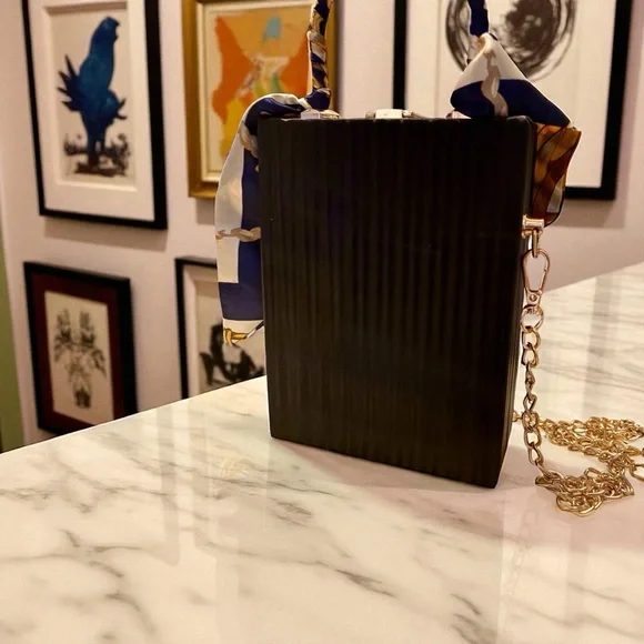 Novelty Crossbody/Shoulder Bag Statement Piece - Picture 8 of 9